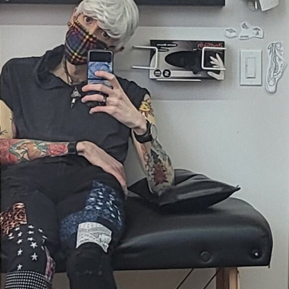 I am here to knick your trousers. - Picture 1 of 1